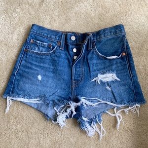 Levi’s 501 Dark Wash Denim Shorta